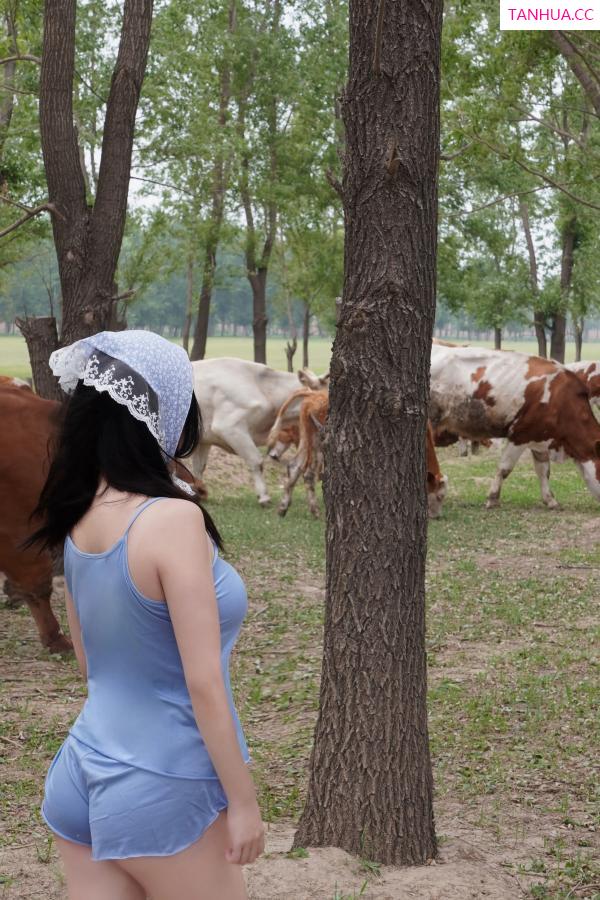   [XiuRen]高清写真图 2024.06.28 No.8777 小薯条nienie 放牛娃主题第51张图片